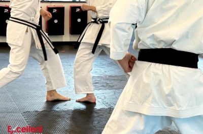 Dübendorf News, Karate, Krav Maga, Selbstverteidigung, Aroha, Fitness, Disziplin, Respekt, Lebensschule, Verteidigung, Kämpfen, Dübendorf Karate, Kinder Karate, Kindergarten Kinder, Jugendliche, Erwachsenen Karate, Lebensschule, Lifeskills, Kampfsport, Karate Training, Selbstverteidigung, Krav Maga, Zürich, Dübendorf, Fällanden, Uster, Wallisellen, Dietlikon, Selbstschutz, Karate, Kung Fu, Judo, Erwachsenen Selbstverteidigung, 8600, 8001, 8117, 8606, Volketswil, Kampfkunst, Kampfsport, 8304, 8605, Krav Maga 360, Bruce Lee, Chuck Norris, Mobbing, Stop Mobbing, Kindergeburtstag, Kampfkunst Party, Aroha, Fitness, QiGong, Qi-Gong, Taichi, Arnis, MMA, JuJitsu, Brasilien JuJitsu, Ferien Camps, Shitoryu, Shukokai, Shitokai, Gojuryu, Shotokan, Wadoryu, Kyusho, Kyusho Jitsu, Dillman, Paul Bowman, Pressure Points, Basel, Solothurn, Bern, Schweiz, Switzerland, Wild Goose Qigong, Dayan, Mixed Martial Arts, Probestunde, Trial Lesson