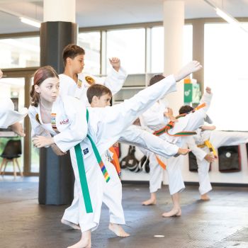 Dübendorf News, Karate, Krav Maga, Selbstverteidigung, Aroha, Fitness, Disziplin, Respekt, Lebensschule, Verteidigung, Kämpfen, Dübendorf Karate, Kinder Karate, Kindergarten Kinder, Jugendliche, Erwachsenen Karate, Lebensschule, Lifeskills, Kampfsport, Karate Training, Selbstverteidigung, Krav Maga, Zürich, Dübendorf, Fällanden, Uster, Wallisellen, Dietlikon, Selbstschutz, Karate, Kung Fu, Judo, Erwachsenen Selbstverteidigung, 8600, 8001, 8117, 8606, Volketswil, Kampfkunst, Kampfsport, 8304, 8605, Krav Maga 360, Bruce Lee, Chuck Norris, Mobbing, Stop Mobbing, Kindergeburtstag, Kampfkunst Party, Aroha, Fitness, QiGong, Qi-Gong, Taichi, Arnis, MMA, JuJitsu, Brasilien JuJitsu, Ferien Camps, Shitoryu, Shukokai, Shitokai, Gojuryu, Shotokan, Wadoryu, Kyusho, Kyusho Jitsu, Dillman, Paul Bowman, Pressure Points, Basel, Solothurn, Bern, Schweiz, Switzerland, Wild Goose Qigong, Dayan, Mixed Martial Arts, Probestunde, Trial Lesson